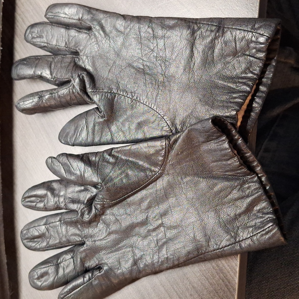 Vintage Black Leather‎ Aris Gloves